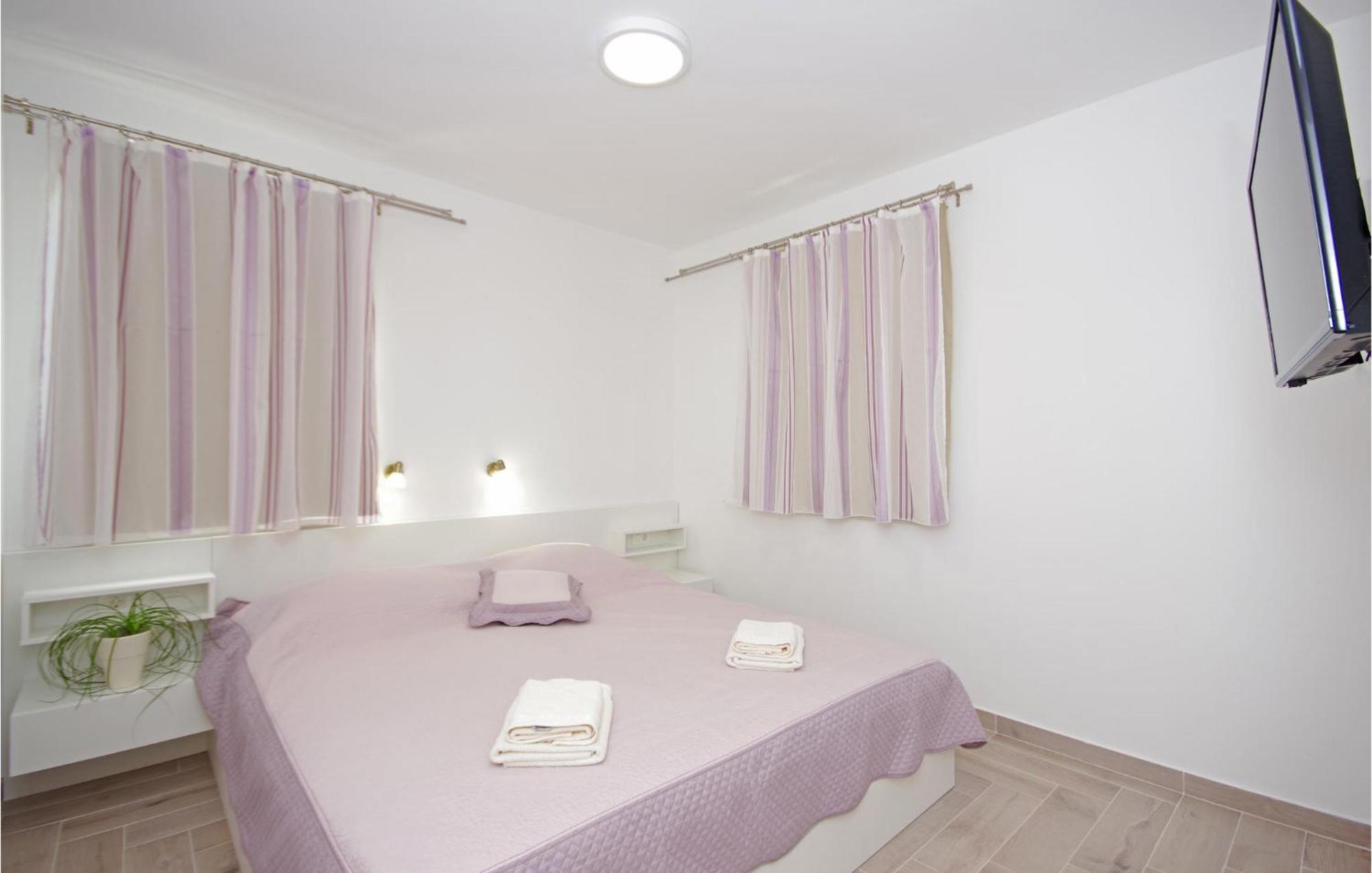 Awesome Home In Drvenik With Wifi Exterior photo